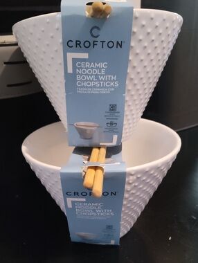 Crofton White Textured Ceramic Noodle Bowls with Bamboo Chopsticks (Set of 2)